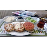 Kahvaltılık Domatesli Ekmekler