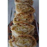 Pırasalı Kolay Börek Tarifi