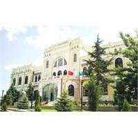 12 1 Devlet Resim Ve Heykel Müzesinde Skandal