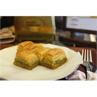 Karaköy Güllüoğlu
