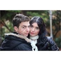 Burcu Kıratlı Kimdir?