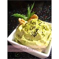 Antep Fistikli Avakado Salatasi
