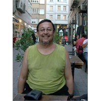 Yazar, Okur, Koleksiyoner Ve Akademisyen