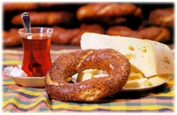 Çay, Simit Ve Peynirle...
