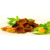 Sevgiliyle Mum Işığında Çiğ Köfte Yemek