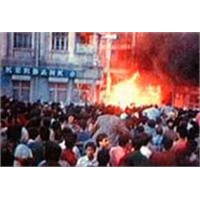 Madımak Yanıyor, Fikirler Sönüyor…