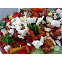 Cafe Kanelo'nun Yaz Salatası