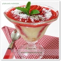 Kupta Çilek Soslu Muhallebi