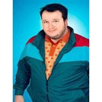 Cem Yılmaz'ı Geçti