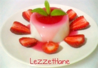 Çilek Soslu Puding