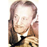 Necip Fazıl Kısakürek - Kendi Sesinden Hayatı