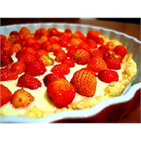 Çilekli Tart Tatlısı Tarifi