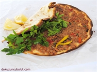 Evde Kolay Lahmacun