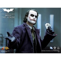 Gerçekçi Dark Knight Joker Figürleri