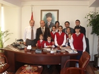 Öğrencilerden,kaymakama Şiir Jesti Yaptı