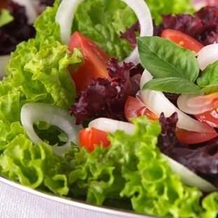 Ton Balıklı Peynirli Salata Tarifi