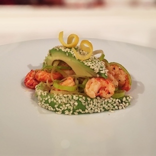 Avocado im Sesammantel mit Flusskrebsen