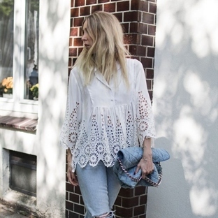 DENIM & WHITE