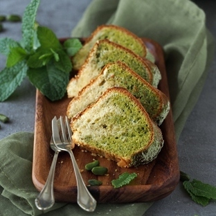 Marmorkuchen mit Pistazie, Minze und Matcha