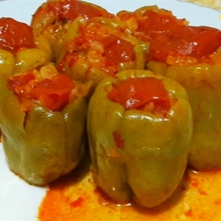 ETLİ BİBER DOLMASI TARİFİ