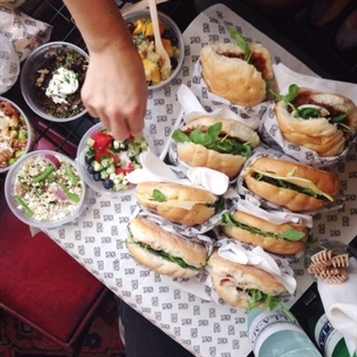 De 10 beste spots in Amsterdam om food af te halen