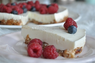 Griekse yoghurttaart met notenbodem
