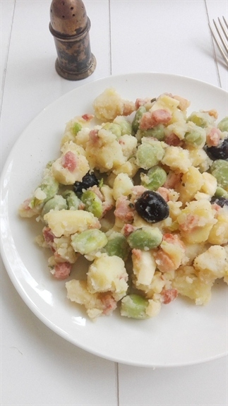 Lauwwarme aardappelsalade met tuinbonen mozzarella
