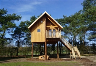 SLAPEN IN EEN BOOMHUT: TOP 5 BOOMHUTTEN