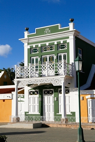 Oranjestad en San Nicolas: het stadsleven op Aruba