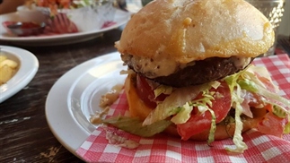 Review Burgertrut
