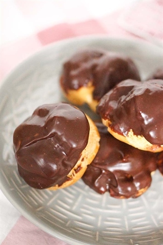 Te lekker: Chocolade soezen met karamel slagroom!