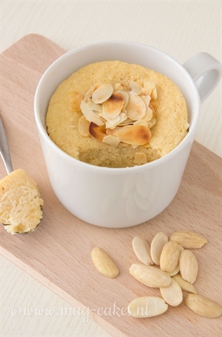 Glutenvrije mug cake met amandelen