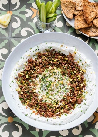 Labneh met pittig gehakt