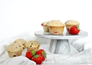 Spelt muffins met een choco-aardbei vulling