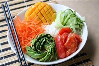 Sushi bowl met vegan 'tonijn'