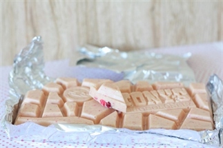 Tony's chocolonely VS Johnny Doodle