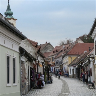 Video: dagtrip Szentendre vanuit Boedapest