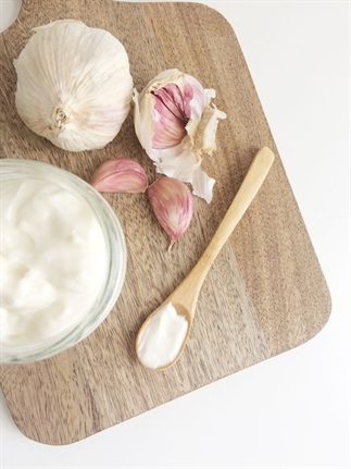 Aquafaba aioli