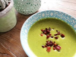 Broccolisoep met spekjes