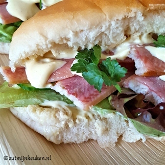 Broodje paling met mosterdmayonaise
