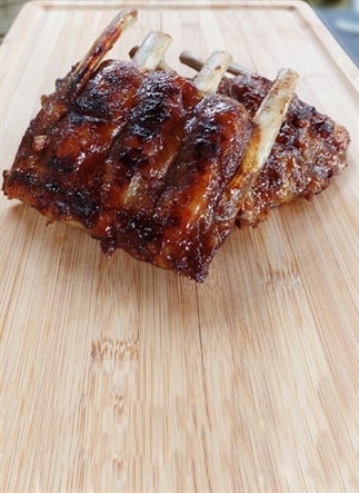 Malse spareribs van de BBQ