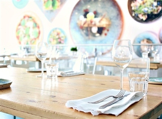 Mindful eten met vork en mes