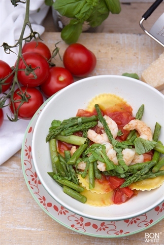 RAVIOLI MET TOMATENSAUS, SCAMPI’S EN ASPERGES