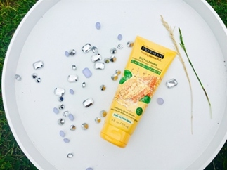 REVIEW // Freeman Manuka Honey + Tea Tree Oil Mask