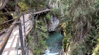 Wandelen door Johnston Canyon, Banff NP, Canada