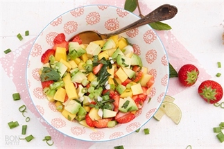 ZOMERSE SALSA MET AARDBEIEN EN AVOCADO!
