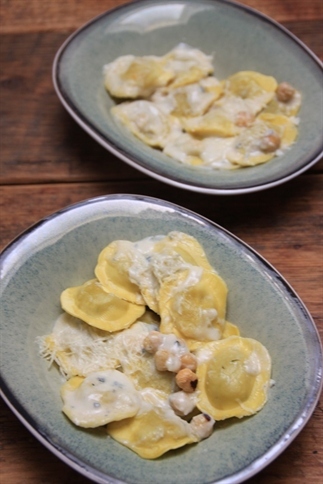 Gegratineerde ravioli ovenschotel