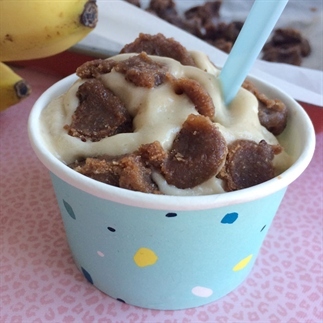 Nana cream met vegan cookie dough