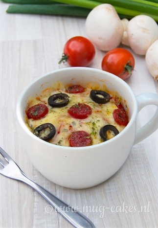 Pizza mug cake zonder ei
