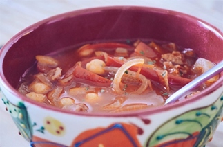 Spaanse soep met Chorizo en Kikkererwten